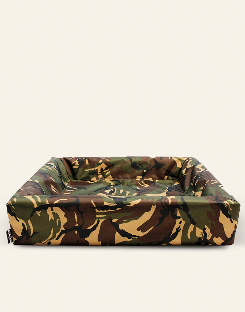 Bia Camo 3 – 60×70 cm

Voor gebruik binnen en buiten.

Geschikt voor bijvoorbeeld de Franse buldog en de King Charles-spaniël.

Buitenafmetingen: 60 x 70 x 15 cm
Slaapoppervlak: 40 x 50 cm
Dikte bodem: 5 cm