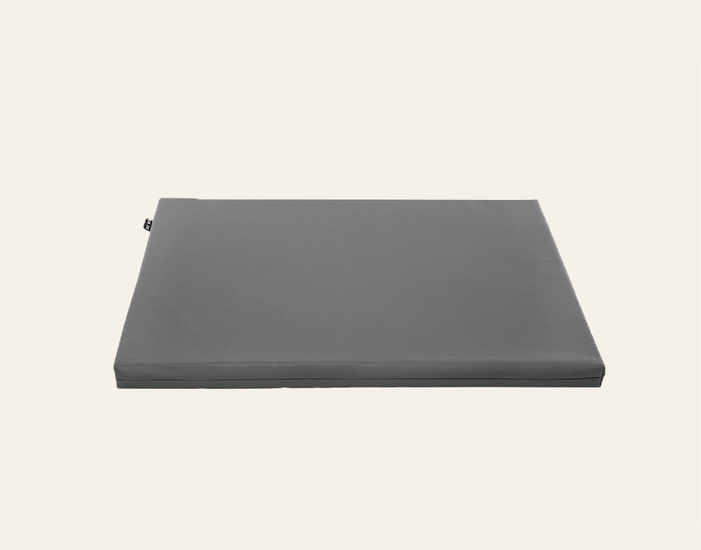 Bia Matras Original 50×73 Grijs

Het matras heeft de volgende specificaties:
Buitenmaten: 50 x 73 x 5 cm.
Dikte bodem: 5 cm