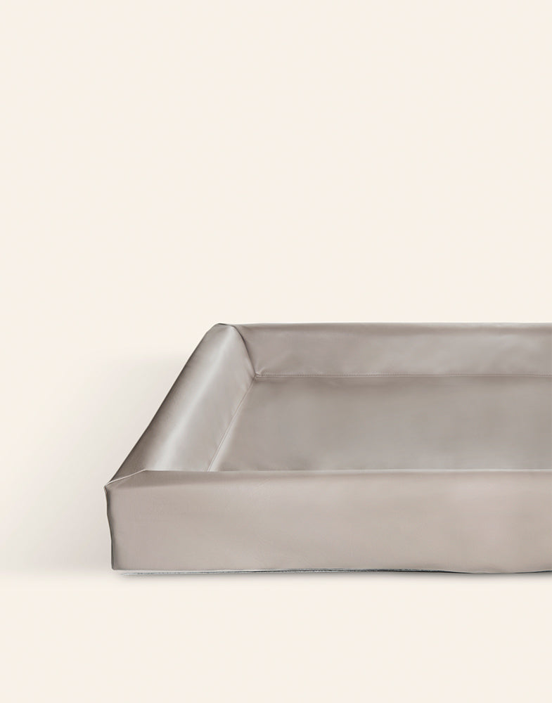 Bia Ortho 6 – 80×100 cm

Geschikt voor ondermeer Rottweiler en Herders

Buitenmaten: 80 x 100×15 cm
Slaap gedeelte: 60 x 80 cm
Dikte bodem: 5 cm